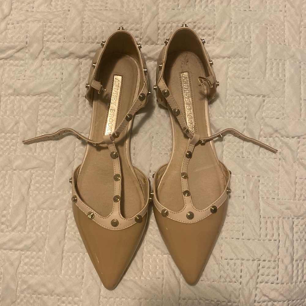 Nude and Gold Flats